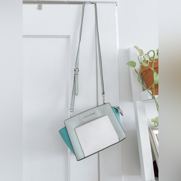 Michael Kors // TRI COLOR SELMA MESSENGER - Picture 3 of 5